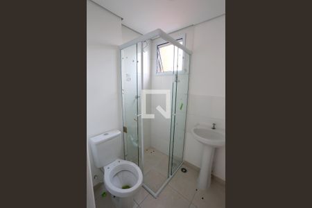 Banheiro de apartamento para alugar com 1 quarto, 30m² em Vila Guilhermina, São Paulo