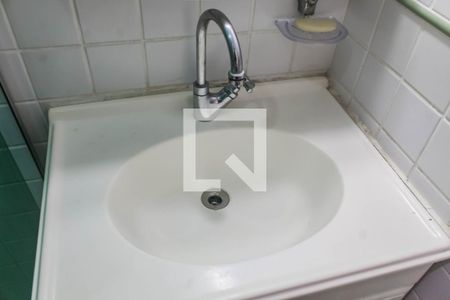 Banheiro de apartamento para alugar com 1 quarto, 45m² em Balneario Cidade Atlantica, Guarujá