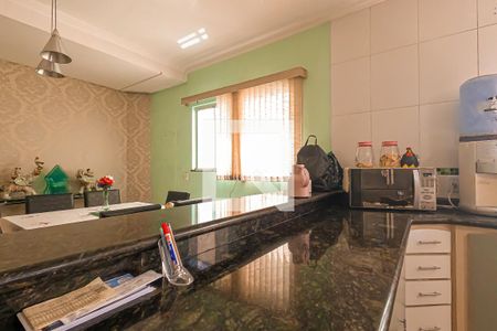 Casa à venda com 250m², 5 quartos e 2 vagas Casa à venda com 250m², 5 quartos e 2 vagasCozinha