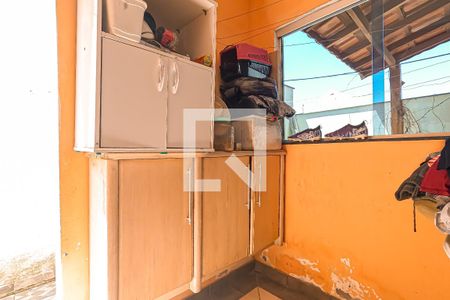 Casa à venda com 250m², 5 quartos e 2 vagas Casa à venda com 250m², 5 quartos e 2 vagasÁrea de Serviço