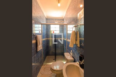 Casa à venda com 250m², 5 quartos e 2 vagas Casa à venda com 250m², 5 quartos e 2 vagasBanheiro