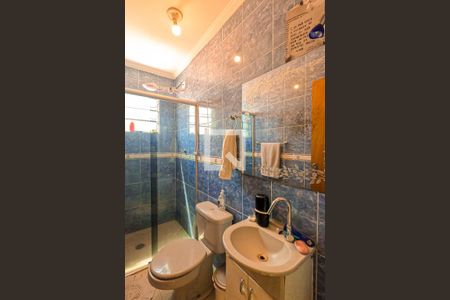 Casa à venda com 250m², 5 quartos e 2 vagas Casa à venda com 250m², 5 quartos e 2 vagasBanheiro