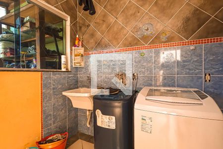 Casa à venda com 250m², 5 quartos e 2 vagas Casa à venda com 250m², 5 quartos e 2 vagasÁrea de Serviço