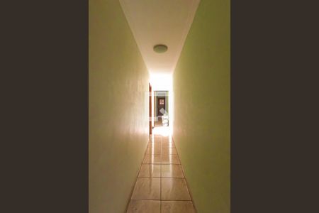 Casa à venda com 250m², 5 quartos e 2 vagas Casa à venda com 250m², 5 quartos e 2 vagasCorredor