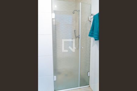 Casa à venda com 570m², 5 quartos e 4 vagas Casa à venda com 570m², 5 quartos e 4 vagasBanheiro 1 Detalhe