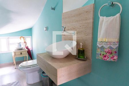 Casa à venda com 570m², 5 quartos e 4 vagas Casa à venda com 570m², 5 quartos e 4 vagasLavabo