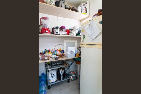 Casa à venda com 570m², 5 quartos e 4 vagas Casa à venda com 570m², 5 quartos e 4 vagasDespensa