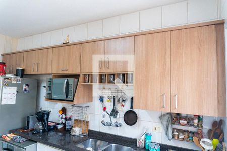 Casa à venda com 570m², 5 quartos e 4 vagas Casa à venda com 570m², 5 quartos e 4 vagasCozinha - Armários