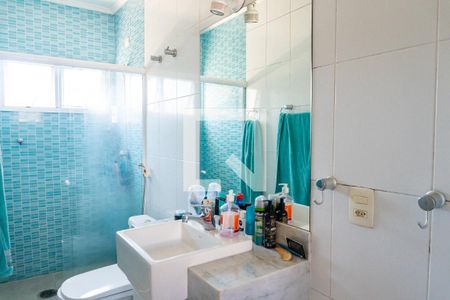 Casa à venda com 570m², 5 quartos e 4 vagas Casa à venda com 570m², 5 quartos e 4 vagasBanheiro 2