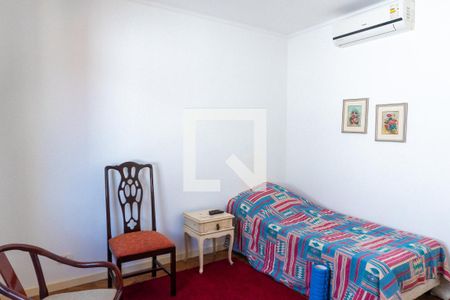 Casa à venda com 570m², 5 quartos e 4 vagas Casa à venda com 570m², 5 quartos e 4 vagasQuarto 1