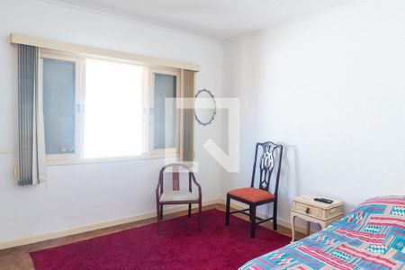 Casa à venda com 570m², 5 quartos e 4 vagas Casa à venda com 570m², 5 quartos e 4 vagasQuarto 1