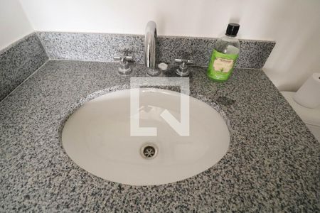 Apartamento à venda com 61m², 2 quartos e 1 vaga Apartamento à venda com 61m², 2 quartos e 1 vagaBanheiro