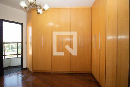 Apartamento à venda com 440m², 4 quartos e 4 vagas Apartamento à venda com 440m², 4 quartos e 4 vagasQuarto 4