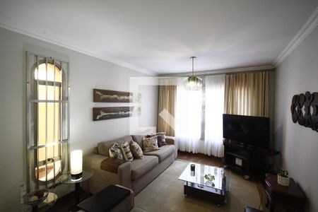 Sala de casa para alugar com 3 quartos, 128m² em Vila Firmiano Pinto, São Paulo