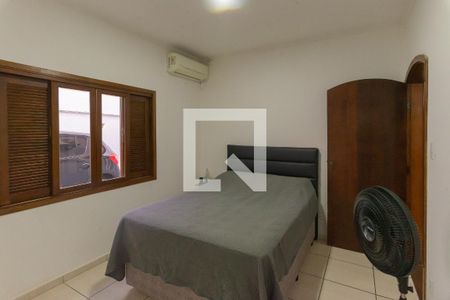 Suíte de casa à venda com 4 quartos, 280m² em Vila Joaquim Inácio, Campinas