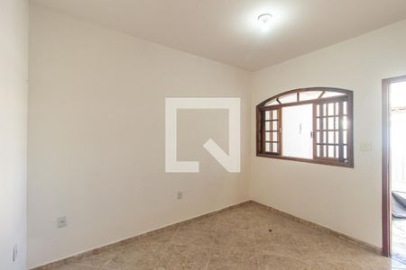 Sala de casa para alugar com 2 quartos, 80m² em Campo Grande, Rio de Janeiro