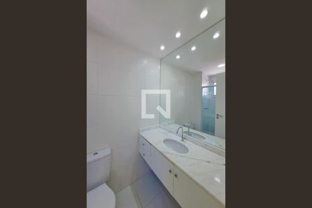 Apartamento à venda com 135m², 3 quartos e 1 vaga Apartamento à venda com 135m², 3 quartos e 1 vagaBanheiro da Suíte 1