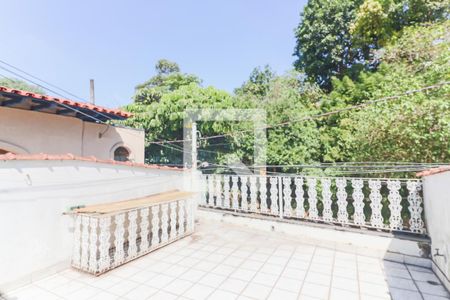Varanda de casa à venda com 3 quartos, 160m² em Jardim Rizzo, São Paulo