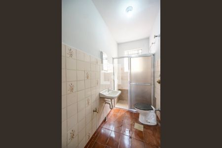 Banheiro social de casa à venda com 2 quartos, 130m² em Penha de França, São Paulo