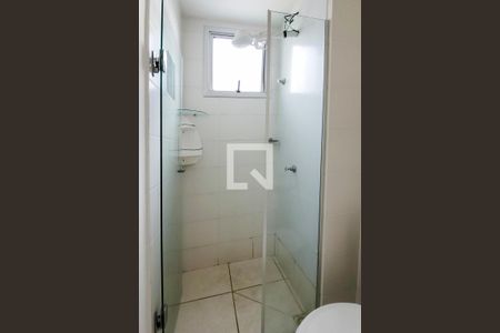 Banheiro  de apartamento para alugar com 2 quartos, 49m² em Cinco, Contagem