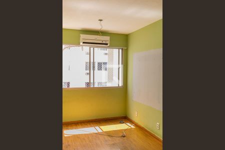 Sala de apartamento para alugar com 3 quartos, 58m² em Grajau, Rio de Janeiro