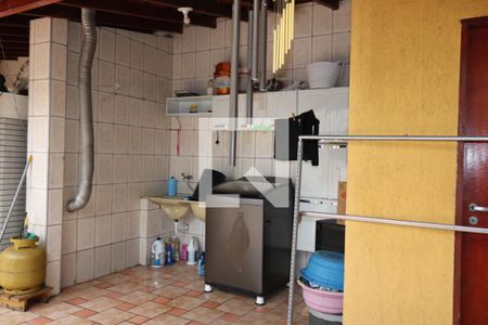 Casa à venda com 446m², 3 quartos e 8 vagas Casa à venda com 446m², 3 quartos e 8 vagasÁrea de Serviço