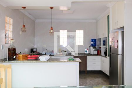 Casa à venda com 446m², 3 quartos e 8 vagas Casa à venda com 446m², 3 quartos e 8 vagasCozinha