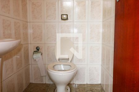 Casa à venda com 446m², 3 quartos e 8 vagas Casa à venda com 446m², 3 quartos e 8 vagasBanheiro de serviço