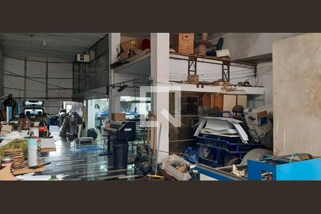 Casa à venda com 446m², 3 quartos e 8 vagas Casa à venda com 446m², 3 quartos e 8 vagasGaragem