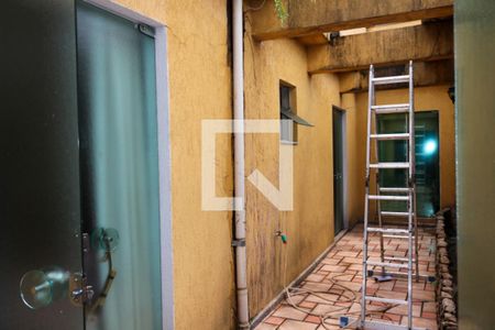 Casa à venda com 446m², 3 quartos e 8 vagas Casa à venda com 446m², 3 quartos e 8 vagasQuintal Lateral dos Quartos