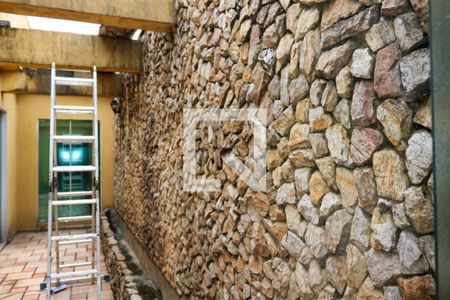 Casa à venda com 446m², 3 quartos e 8 vagas Casa à venda com 446m², 3 quartos e 8 vagasQuintal Lateral dos Quartos