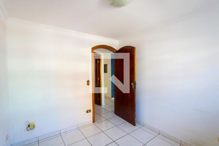 Sala de TV de casa à venda com 3 quartos, 263m² em Vila Eldízia, Santo André