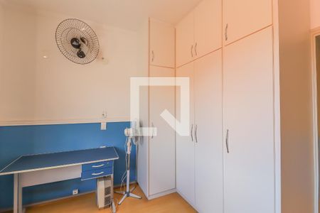 Casa à venda com 406m², 6 quartos e 3 vagas Casa à venda com 406m², 6 quartos e 3 vagasQuarto 3