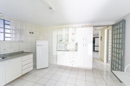 Casa à venda com 406m², 6 quartos e 3 vagas Casa à venda com 406m², 6 quartos e 3 vagasCozinha 2