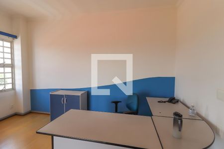 Casa à venda com 406m², 6 quartos e 3 vagas Casa à venda com 406m², 6 quartos e 3 vagasQuarto 2
