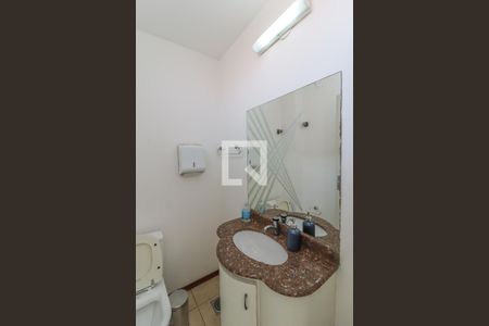 Casa à venda com 406m², 6 quartos e 3 vagas Casa à venda com 406m², 6 quartos e 3 vagasLavabo