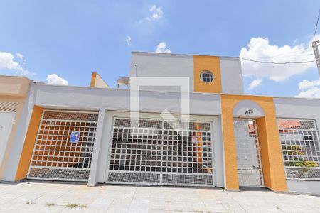 Casa à venda com 406m², 6 quartos e 3 vagas Casa à venda com 406m², 6 quartos e 3 vagasFachada