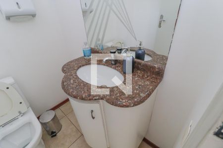 Casa à venda com 406m², 6 quartos e 3 vagas Casa à venda com 406m², 6 quartos e 3 vagasLavabo