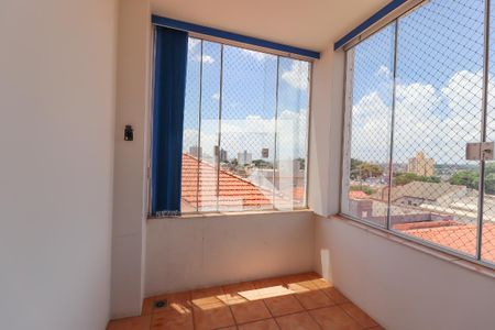 Casa à venda com 406m², 6 quartos e 3 vagas Casa à venda com 406m², 6 quartos e 3 vagasQuarto 2