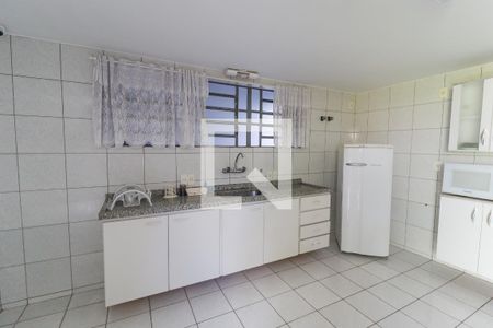 Casa à venda com 406m², 6 quartos e 3 vagas Casa à venda com 406m², 6 quartos e 3 vagasCozinha 2
