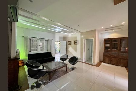 Sala de casa à venda com 3 quartos, 700m² em Vargem Grande, Rio de Janeiro