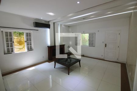 Sala de casa de condomínio à venda com 3 quartos, 700m² em Vargem Grande, Rio de Janeiro