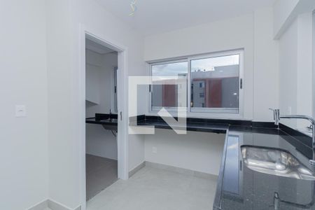 Cozinha de apartamento à venda com 2 quartos, 100m² em Lourdes, Belo Horizonte