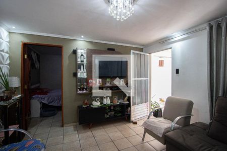 Sala de casa à venda com 4 quartos, 240m² em Cidade São Miguel, São Paulo