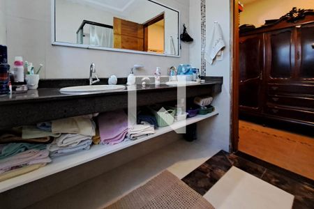 Casa à venda com 417m², 3 quartos e 4 vagas