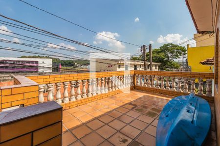 Casa à venda com 300m², 3 quartos e 1 vaga Casa à venda com 300m², 3 quartos e 1 vagaVaranda