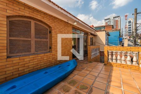 Casa à venda com 300m², 3 quartos e 1 vaga Casa à venda com 300m², 3 quartos e 1 vagaVaranda