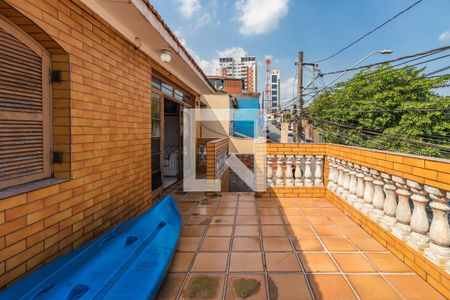 Casa à venda com 300m², 3 quartos e 1 vaga Casa à venda com 300m², 3 quartos e 1 vagaVaranda