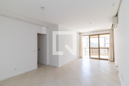 Sala de apartamento para alugar com 3 quartos, 114m² em Barra da Tijuca, Rio de Janeiro