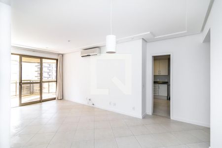 Sala de apartamento para alugar com 3 quartos, 114m² em Barra da Tijuca, Rio de Janeiro